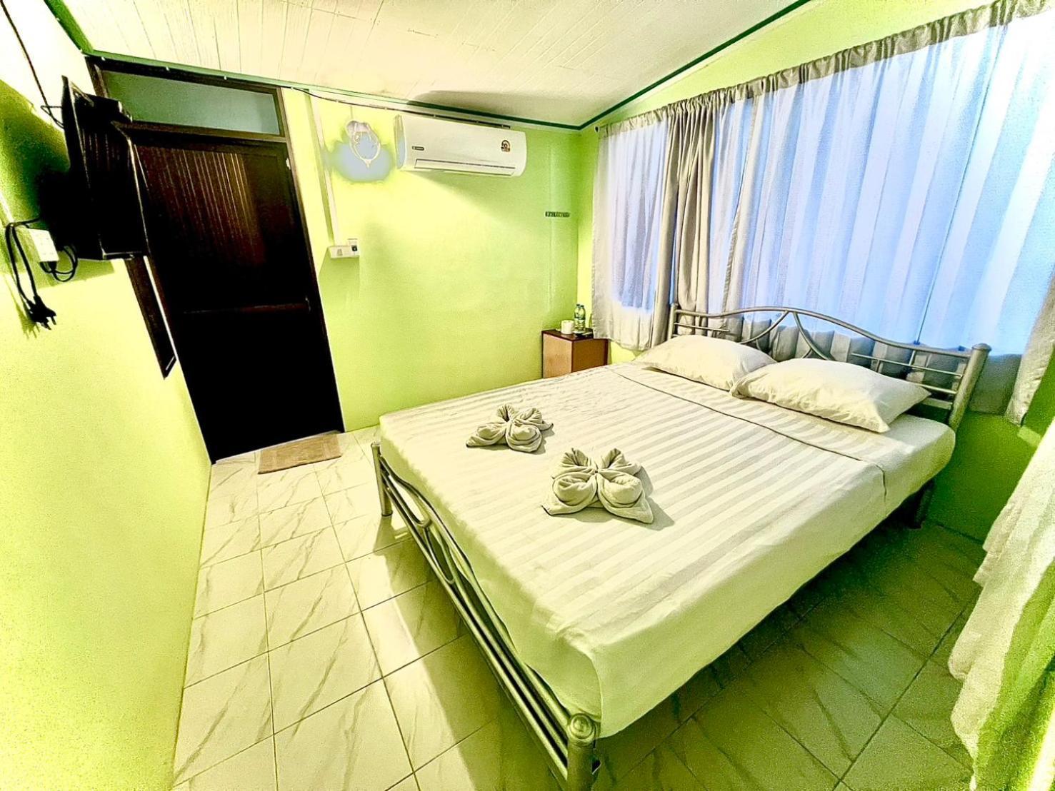 Khaosok Happy House Bed & Breakfast Khao Sok National Park Exterior photo