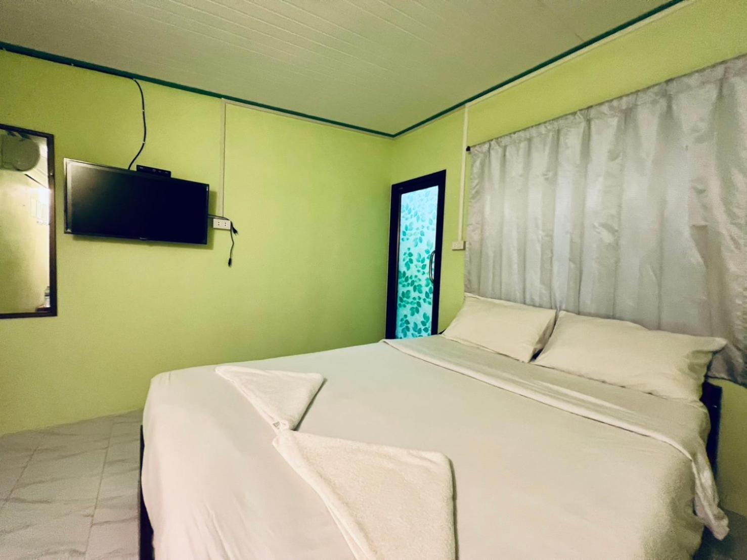 Khaosok Happy House Bed & Breakfast Khao Sok National Park Exterior photo