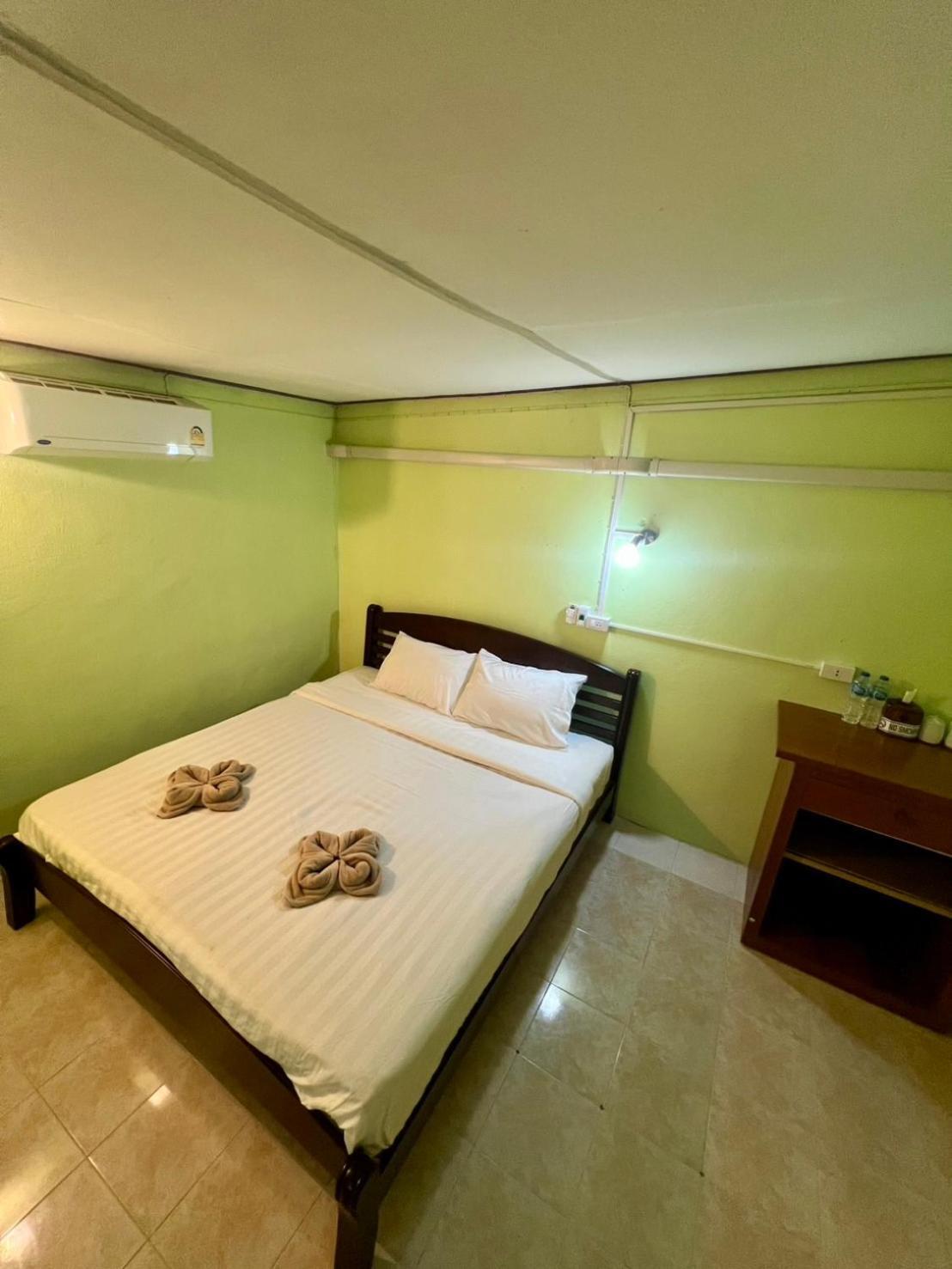 Khaosok Happy House Bed & Breakfast Khao Sok National Park Exterior photo