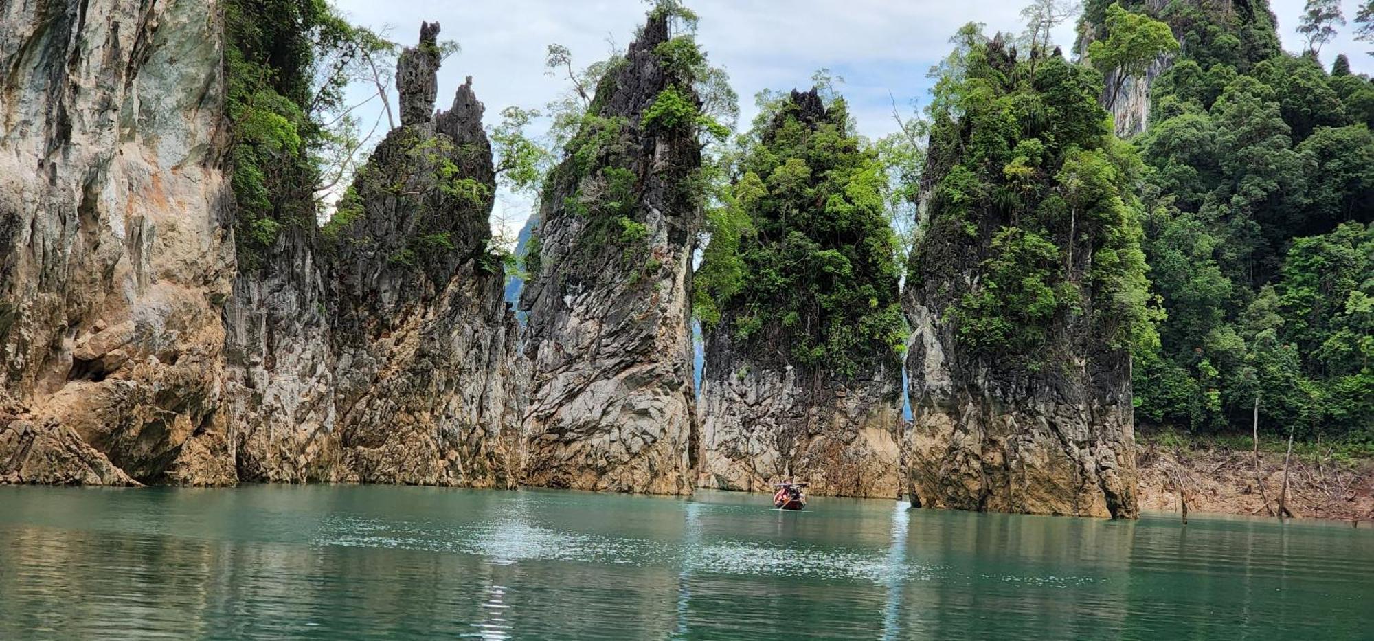 Khaosok Happy House Bed & Breakfast Khao Sok National Park Exterior photo