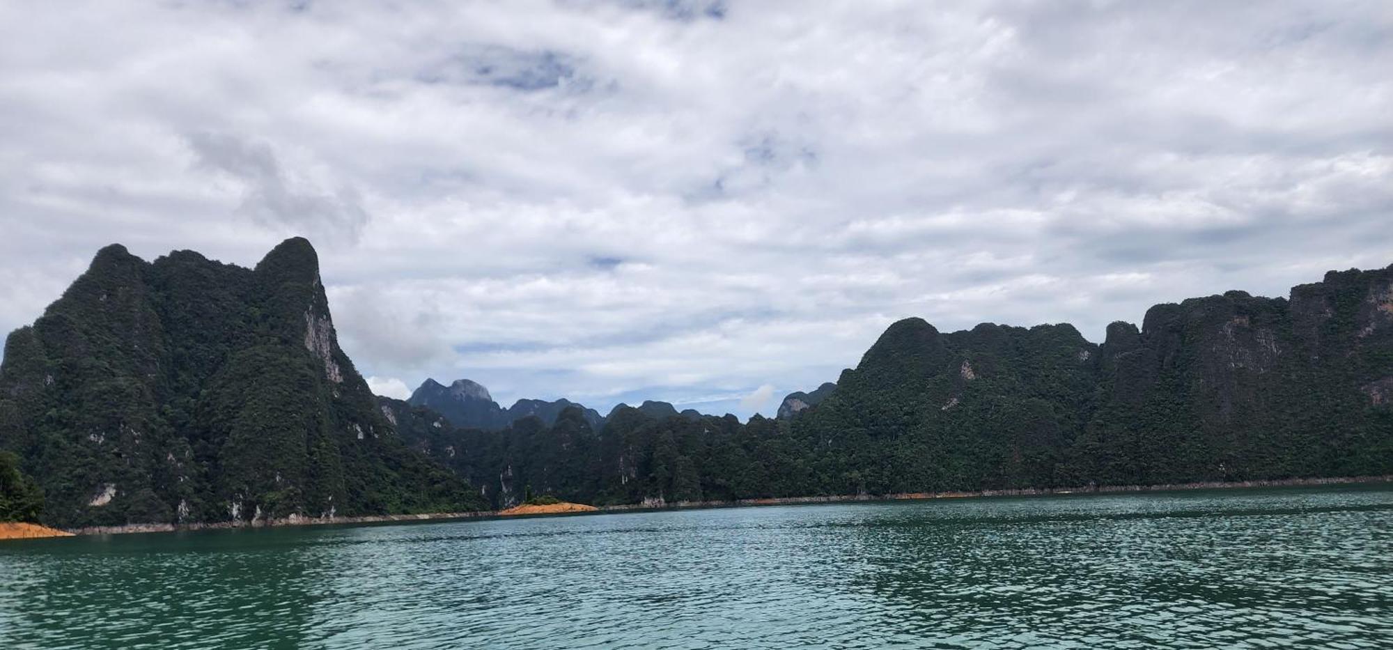 Khaosok Happy House Bed & Breakfast Khao Sok National Park Exterior photo