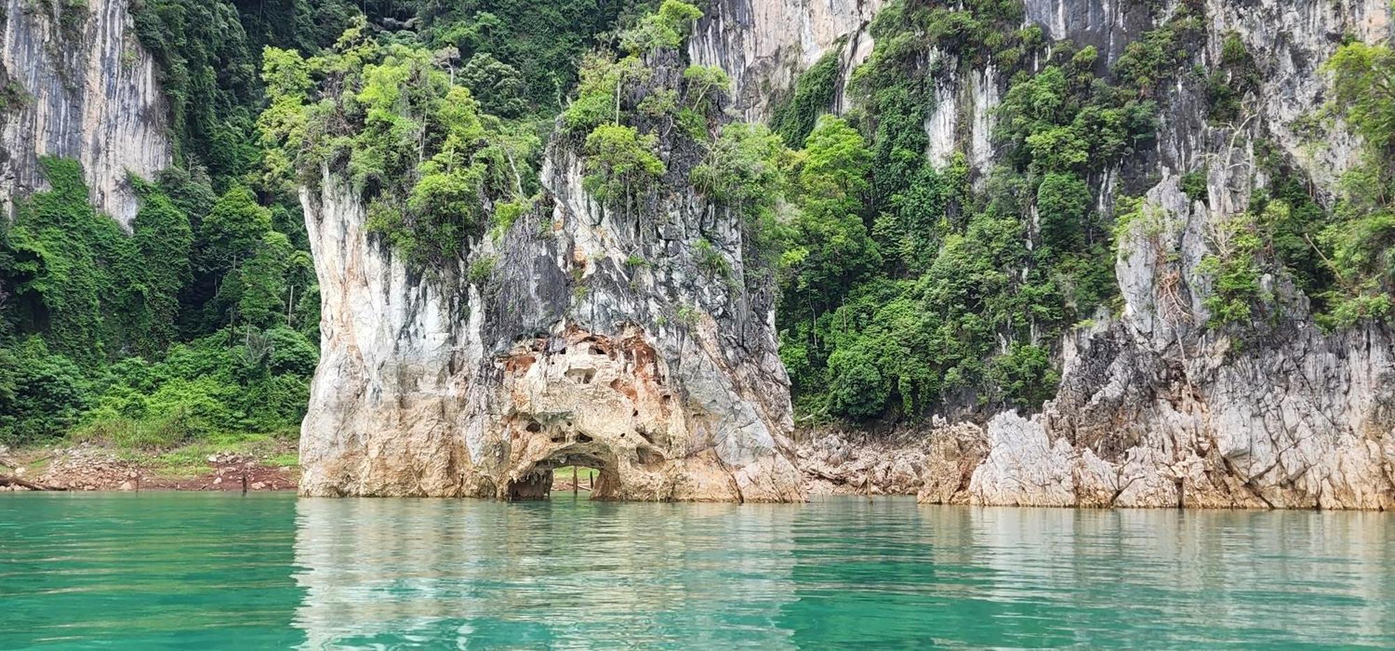 Khaosok Happy House Bed & Breakfast Khao Sok National Park Exterior photo