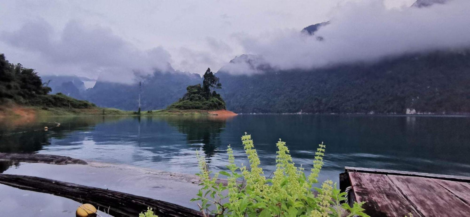 Khaosok Happy House Bed & Breakfast Khao Sok National Park Exterior photo