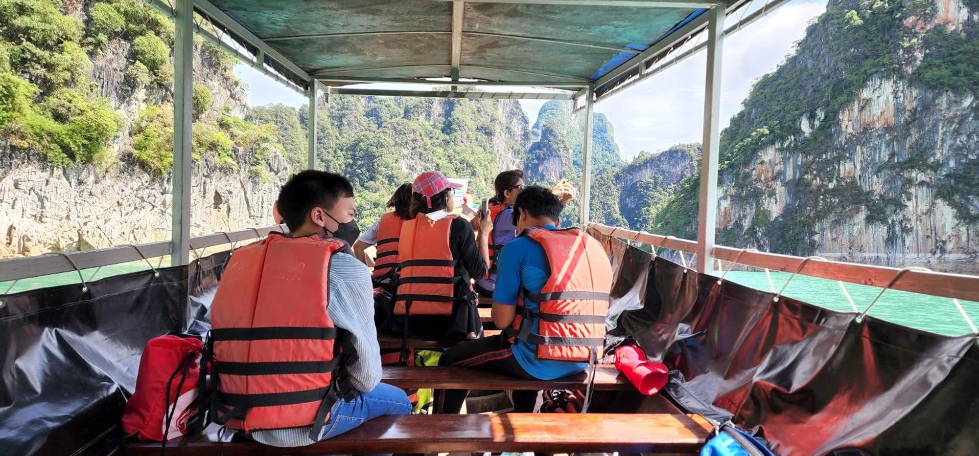 Khaosok Happy House Bed & Breakfast Khao Sok National Park Exterior photo