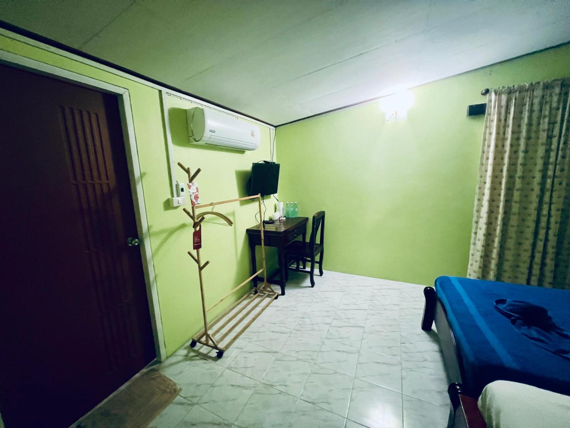Khaosok Happy House Bed & Breakfast Khao Sok National Park Exterior photo