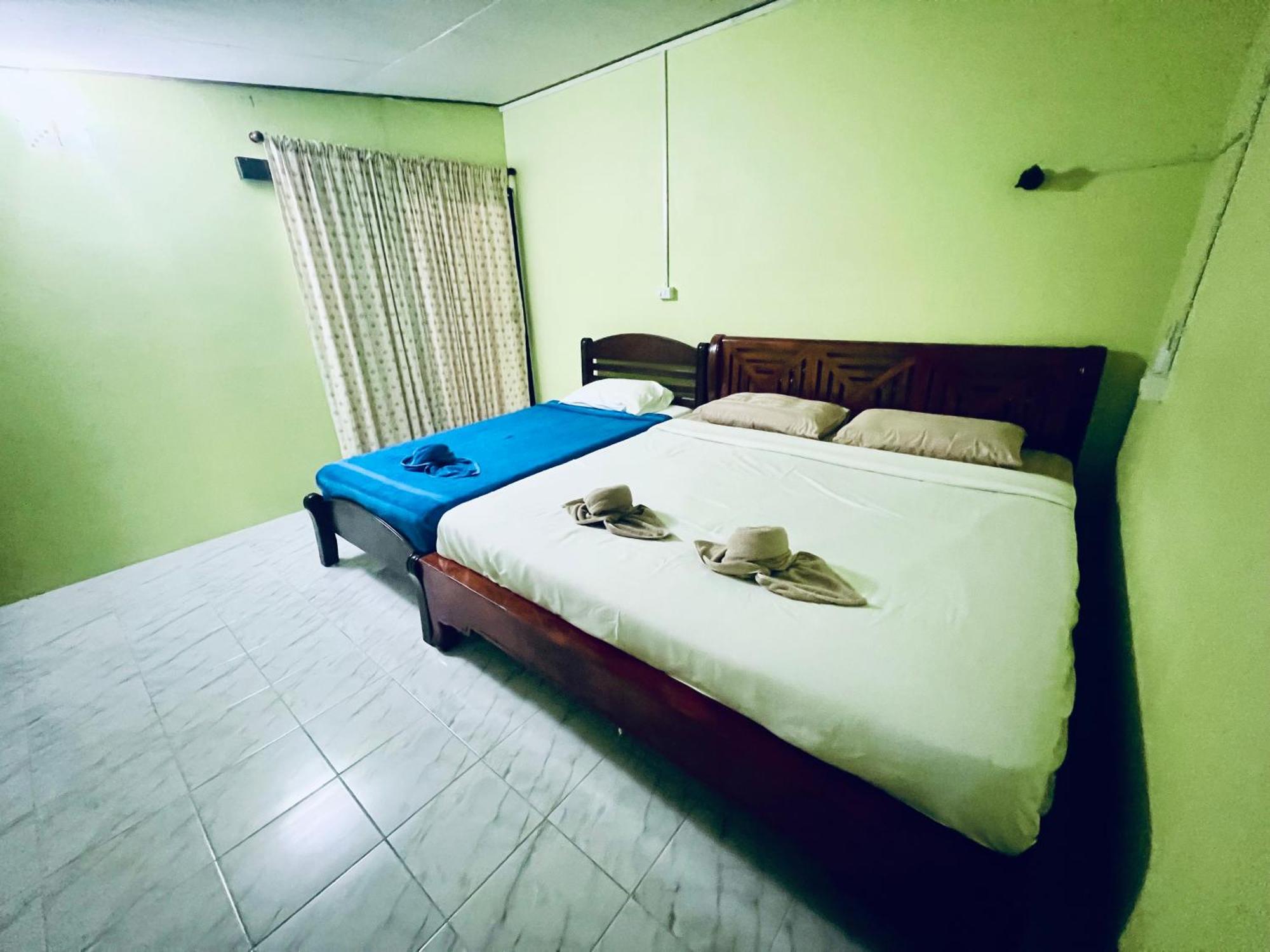 Khaosok Happy House Bed & Breakfast Khao Sok National Park Exterior photo